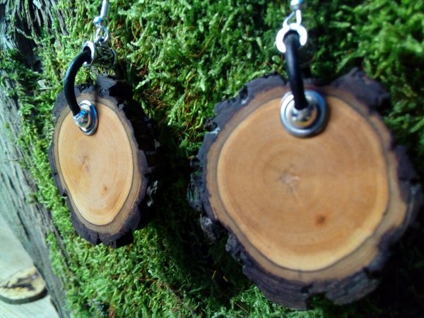Ohrringe aus Birnenholz - Kraftvolle Energie -