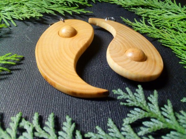 Ohrringe aus Laubholz " Yin & Yang " mit Ohrhängern aus 925 Silber (gestempelt)