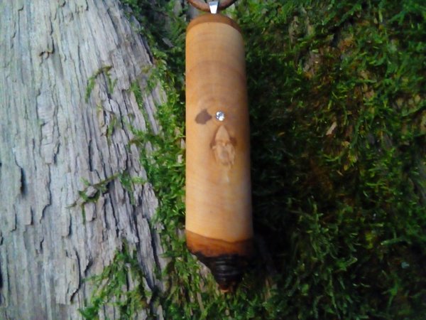Amulett aus Apfelholz - Herzwärme -