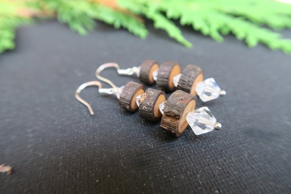 Ohrringe aus Birnenholz und Facettenperlen mit 925 Silber Ohrhaken