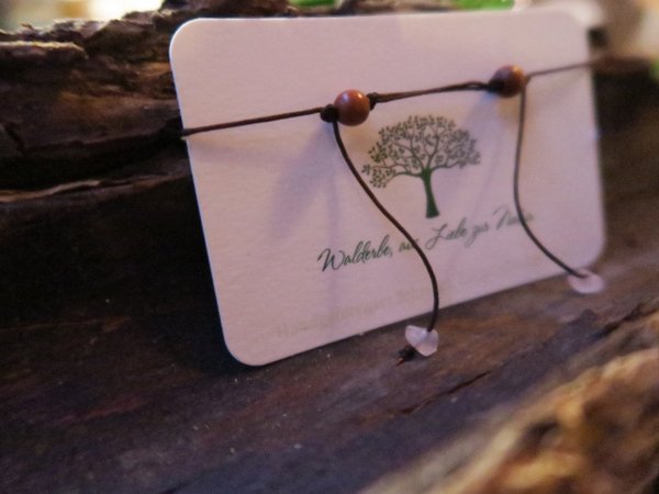 Kraftarmband mit Rosenquarz und Holz